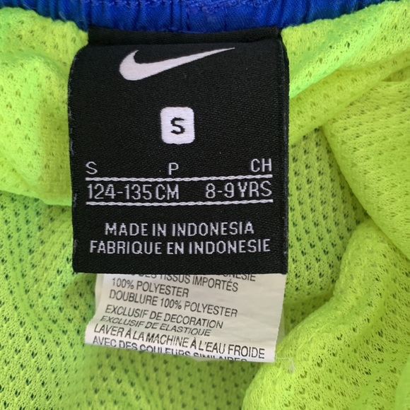 Nike Boys Swim Trunks Excellent Condition - Picture 6 of 8